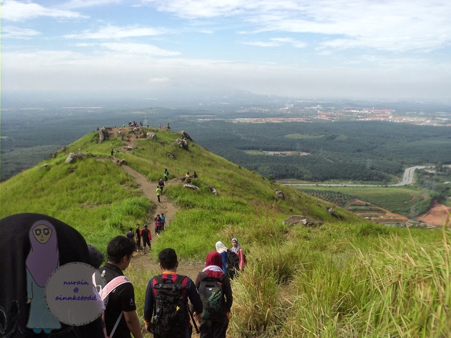 Cabaran Mendaki Bukit Broga: Pengalaman yang Mendebarkan