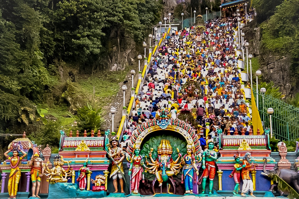 Perayaan Thaipusam di Batu Caves: Sejarah dan Makna