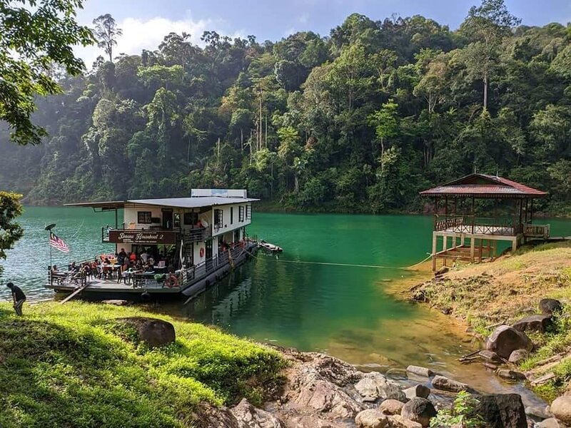 Pengalaman Berkelah di Tasik Kenyir, Terengganu