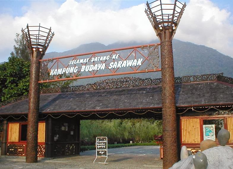 Pengalaman Berkunjung ke Kampung Budaya Sarawak