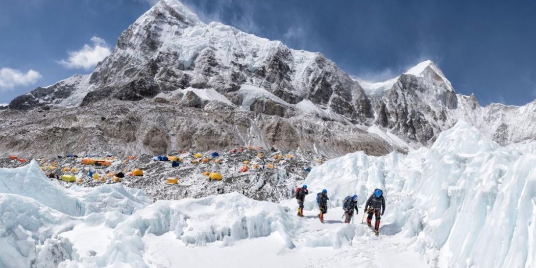 Kisah Pengembaraan Ke Gunung Everest Base Camp: Petualangan Yang Takkan Dilupakan Kisah Pengembaraan Ke Gunung Everest Base Camp: Petualangan Yang Takkan Dilupakan
